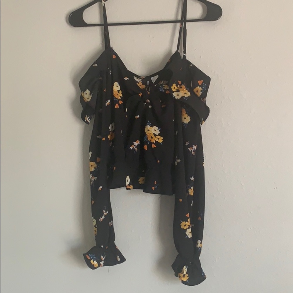 Black floral off the shoulder crop top: NWT. Perfect for fall!